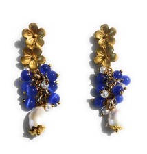 orecchini artigianali in Zama Doppio Fiore con perle e pietre occhi di gatto blu