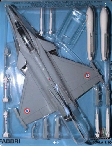 Modellino aereo militare