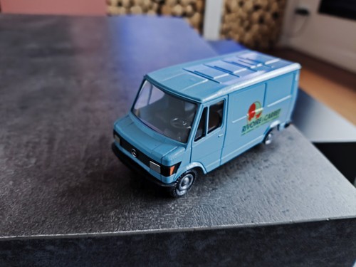Conrad 3063 camionnette - 1/50,