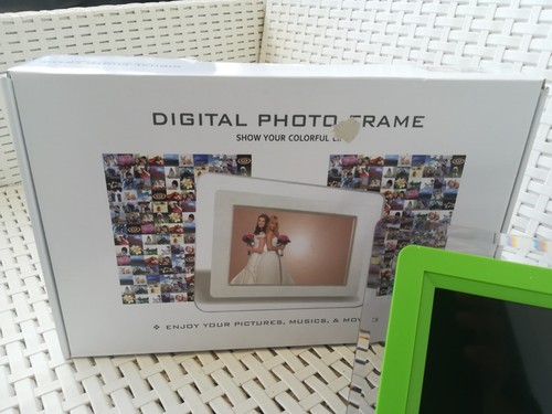 Digital photo frame cornice - frame,