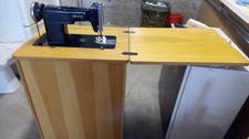 Macchina da cucire singer con mobiletto, vendo a 100€