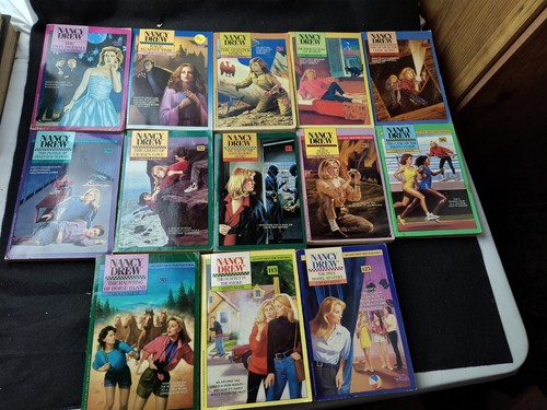 Lot nancy drew books - of,