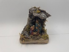 Presepe Artigianale – Natività con Grotta in Legno e Personaggi Tradizionali