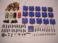 Lotto accessori elettrici e ricambi per fermodellismo ; varia produzione anni 60