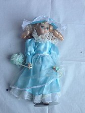 bambola di porcellana da