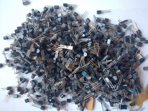 100 piccoli transistor npn - transistor,