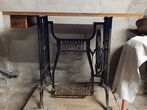 Base ghisa antica macchina - , da