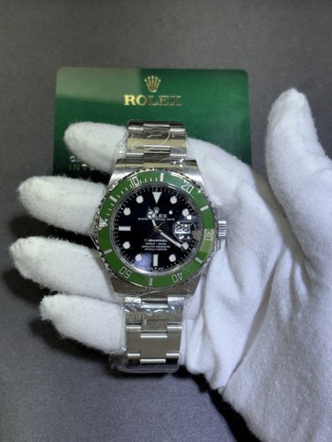 Rolex submariner black - dial, on