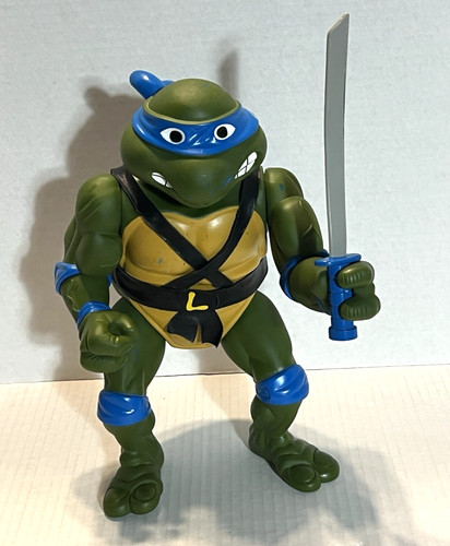 Figurina tmnt leonardo - figurina,