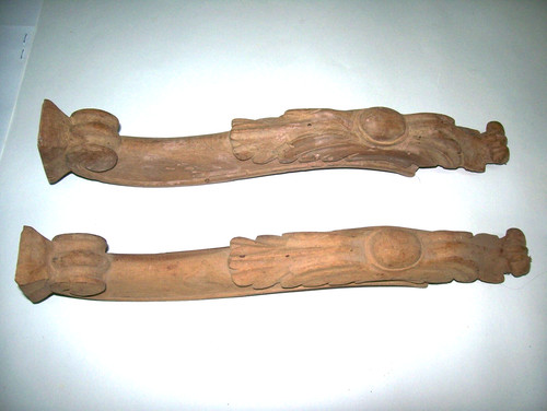 Vecchi braccioli scolpiti - vecchi,