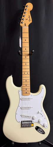 Fender standard stratocaster - fender,