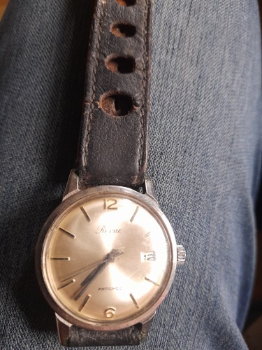 Montre ancienne mécanique - ancienne,