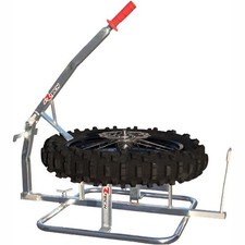 Attrezzo smontagomme copertoni