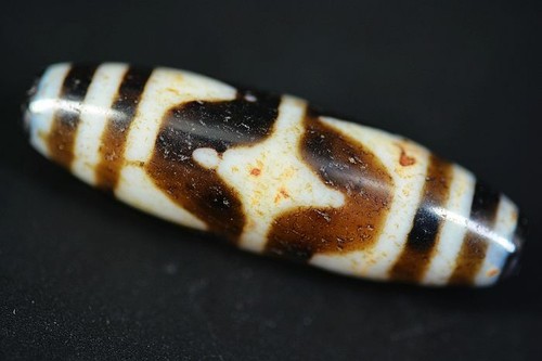 Ciondolo amuleto perline - , dente