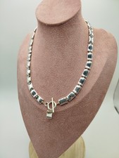 Collana girocollo perle rettangolari martellate tono argento bigiotteria costume