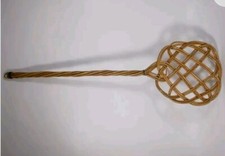 ANTIQUARIATO BATTIPANNI IN VIMINI VINTAGE 70 CM