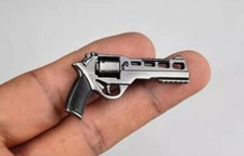 Pistola revolver in metallo