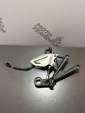 Gruppo poggiapiedi destro