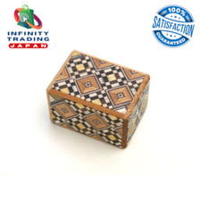 Scatola con cubi puzzle in