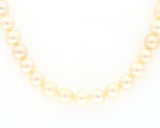 Collana di perle con chiusura