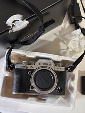 fujifilm x-t4.Colore Silver. Con Obiettivo Kit 18-55 F2.8-4