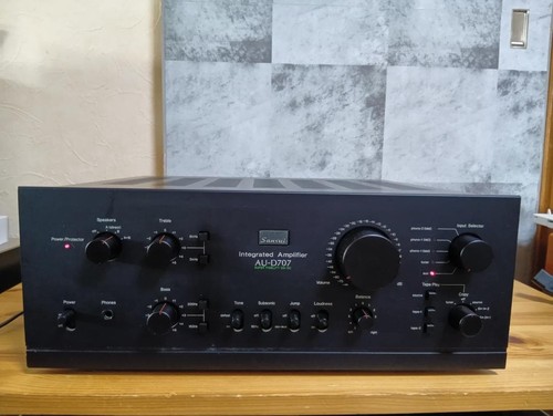Amplificatore stereo integrato