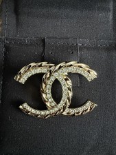 Spilla Chanel CC