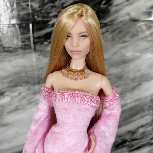 Barbie natalia ooak repaint - natalia,