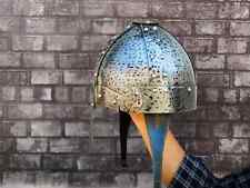 Elmetto in acciaio guerriero