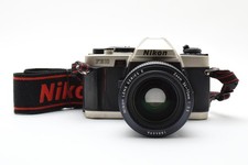 Nikon FE10 35mm SLR con