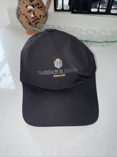 Cappellino nero equitazione