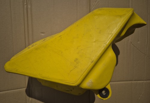 Serbatoio carburante giallo
