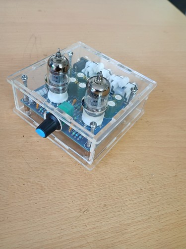 Preamplificatore valvole con - a,