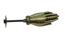 Antico Battente Portello, Mano