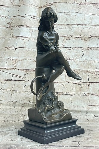 Ragazzo girl reading - ragazzo, scritta
