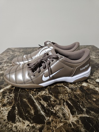 Nuove scarpe nike total - nuove,