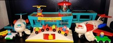 1972 Fisher Price #996 Little People Family Airport Playset + Extra jumbo jet !!