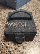  Vecchio porta gioie in legno a forma di scrigno