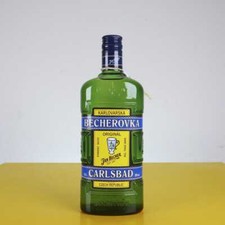 bottiglia liquore becherovka