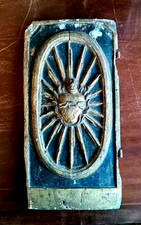 Antico fregio porta