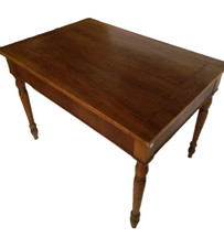 Tavolo in noce. con gambe tornite piano scorrevole fine Ottocento.
