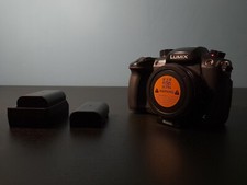 Panasonic Lumix GH5s FotoCamera + 3 Batterie + Caricabatterie