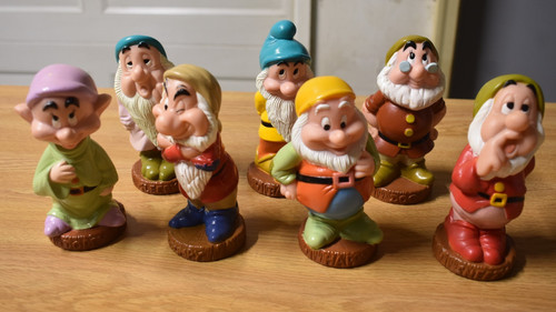Lotto figurine disney sette - disney,