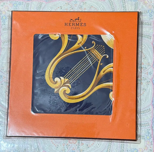 Hermes carre orgauphone et - carre, 90