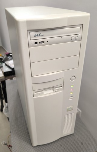 Vintage desktop piii - pc,