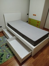 letto singolo con materasso