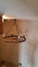 Lampadario Rustico Ruota Di Carro In Legno Catena Nera