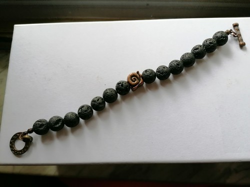 Bracciale pietra lavica - bracciale,