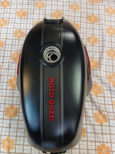 Vendo serbatoio benzina moto - vendo,