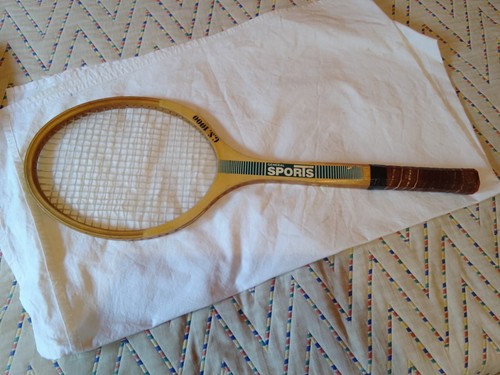 Una racchetta tennis - racchetta,